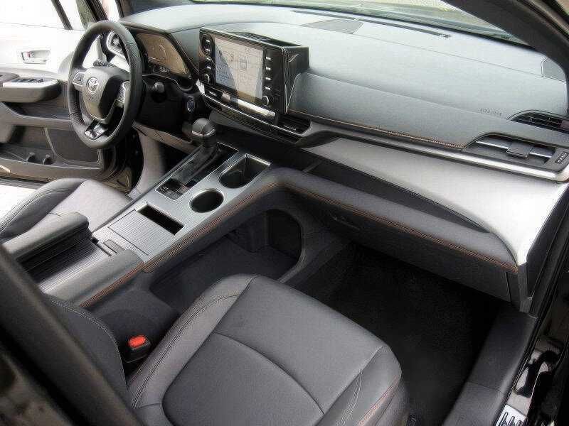 2023 Toyota Sienna XSE 7-Passenger