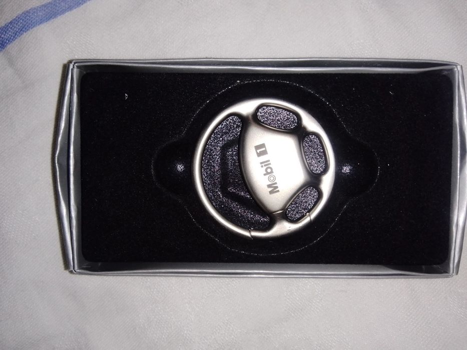 Брелок для ключів Mobil новий