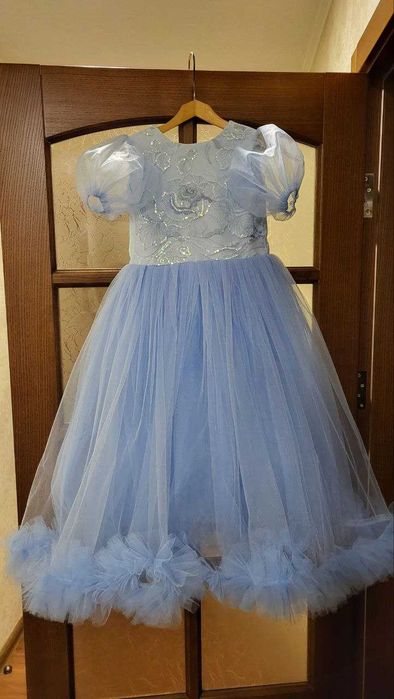 Святкова сукня для дівчинки