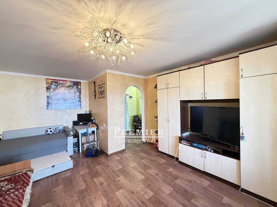 Продам світлу однокімнатну квартиру у моря