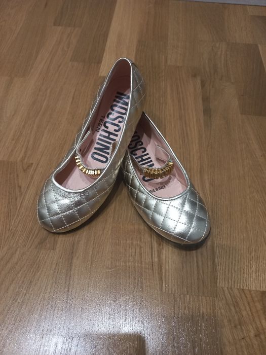 Взуття для дівчинки