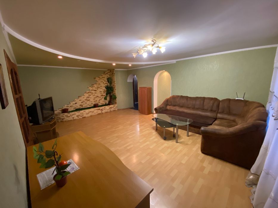 Подобова оренда 4-х кімнатної квартири