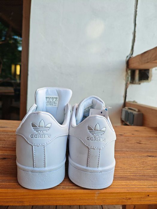 Nowe buty Adidas Superstar białe