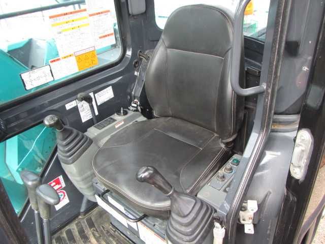 Гусеничний екскаватор Kobelco SK80UR-6E.