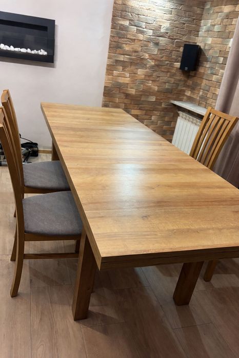 Komplet -stół z krzesłami