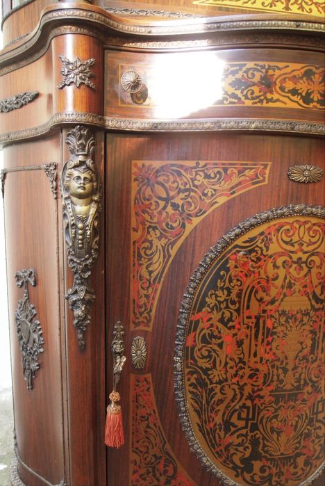 Вітрина в стилі Boulle