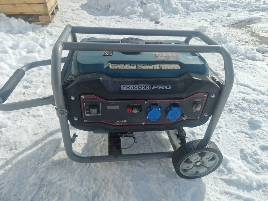 Продам бензогенератор