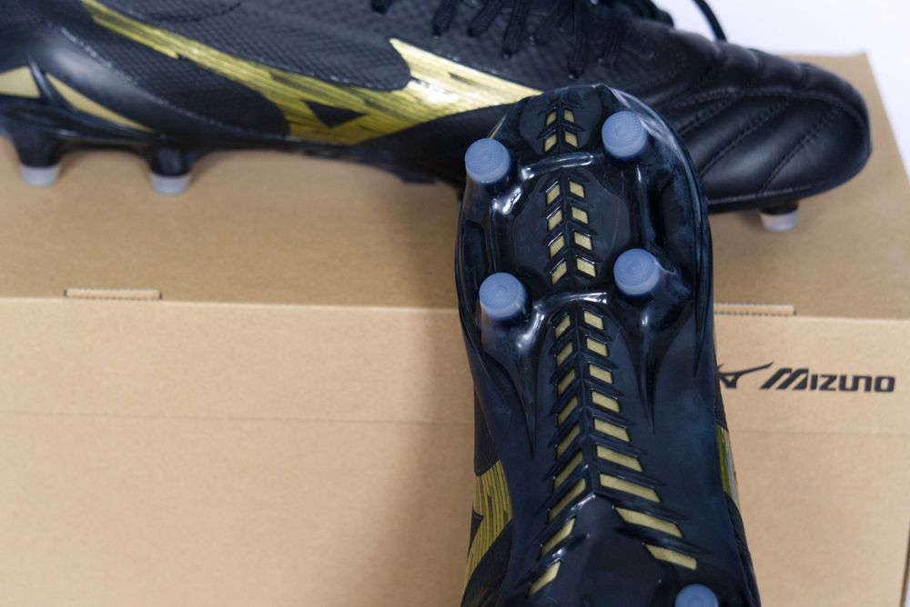Buty piłkarskie Mizuno Morelia Neo 4 Elite MD 44.5