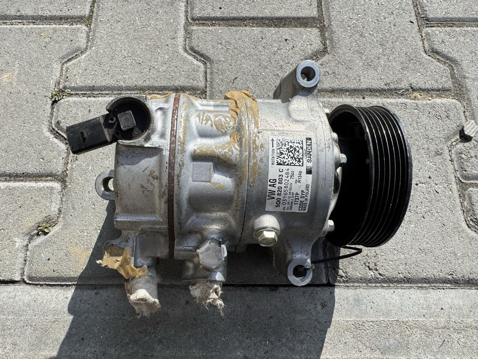 Компрессор кондиционера skoda octavia rapid 1.4 tsi 5q0820803c VW