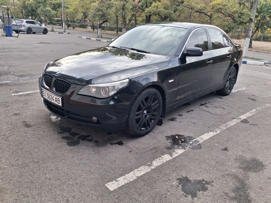 Продам БМВ е 60 чёрная