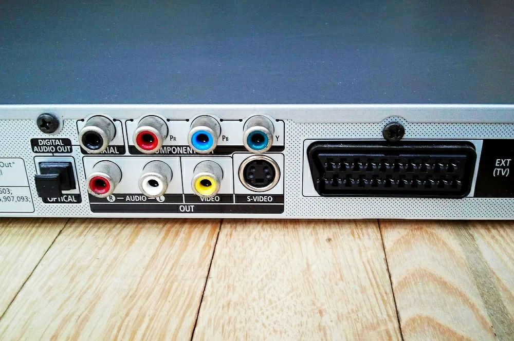 Samsung MP4 DVD плеер XviD pro
