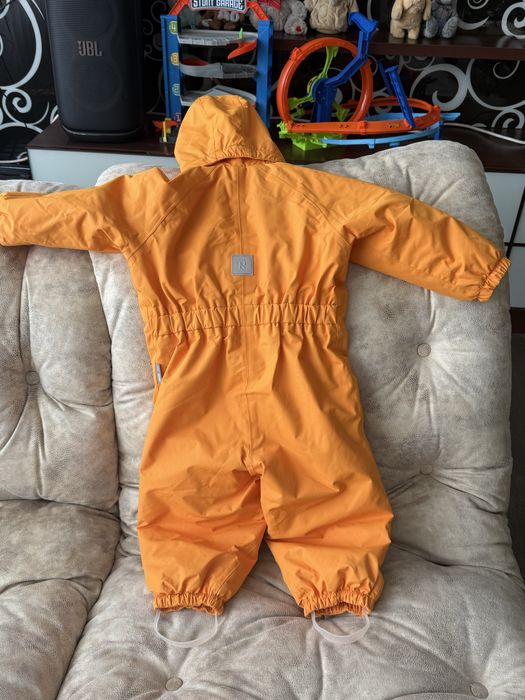 Продам комбенизон Reima