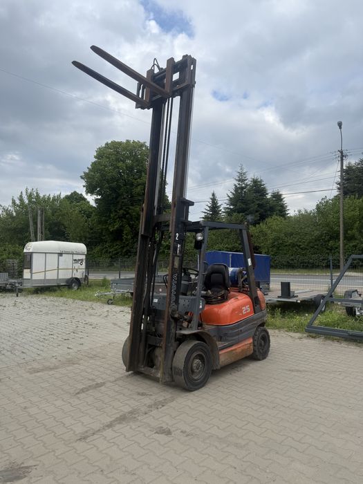 Wózek Widłowy Toyota 6FGF 25