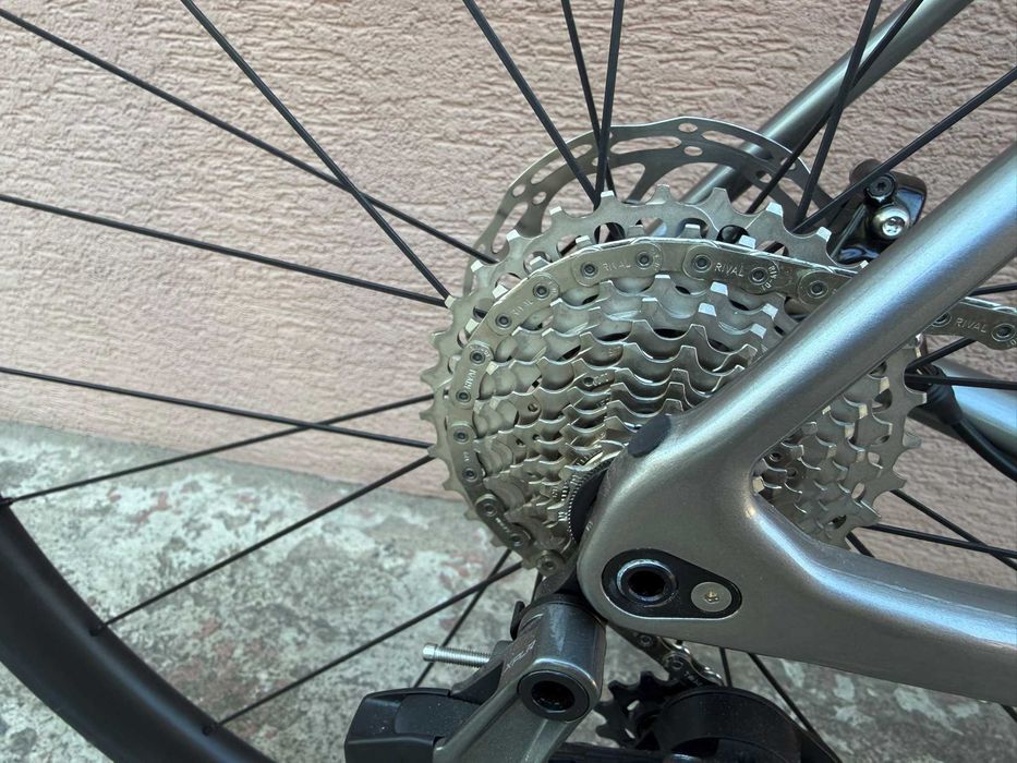 Rower szosowy Ridley Helium SLX Disc, koła carbon, Sram Rival eTap