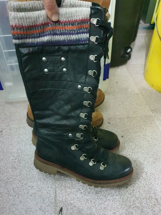 2 pares de botas cano alto  n° 36 novas