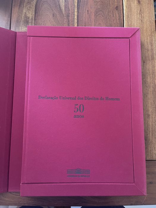 Livro “ Declaraçao Universal dos Direitos Humanos” 50 anos