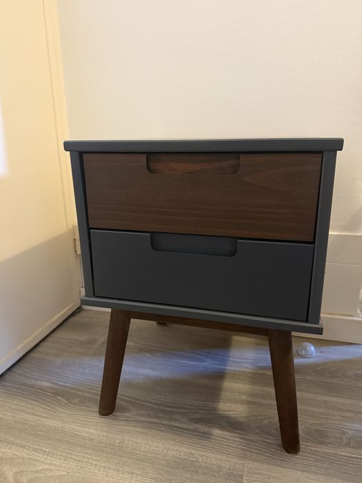 Mesa de cabeceira da conforama