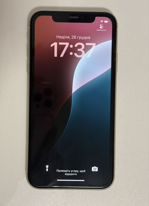 Продам iPhone 11 white 128gb