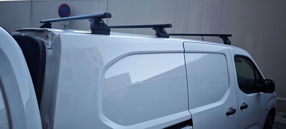 Carrinha Peugeot Partner como nova, pouco  usada,semi nova, longa, caixa estufada