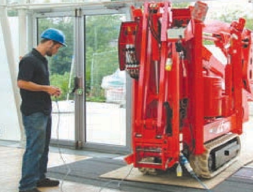 Usługi podnośnikiem koszowym na gąsienicach 23m_ 98cm szerokości pająk