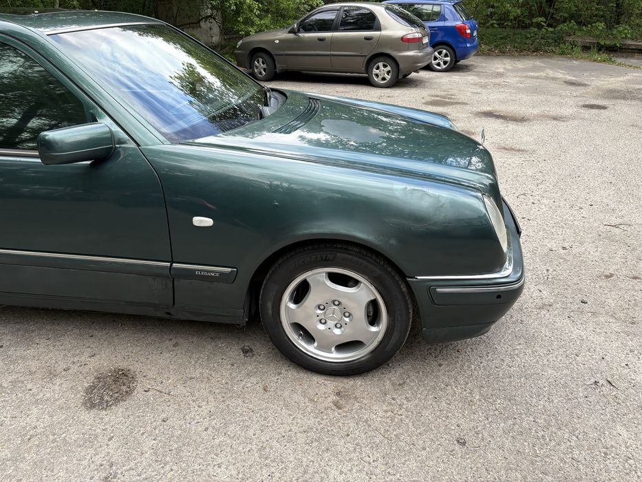 Mercedes benz w210 E200