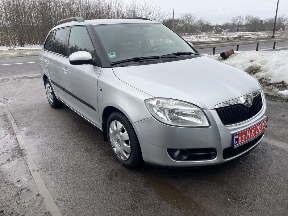 Автомобіль Шкода Фабія 2008року