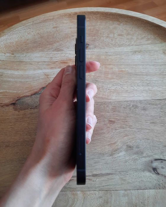 Czarny Iphone 12 stan idealny