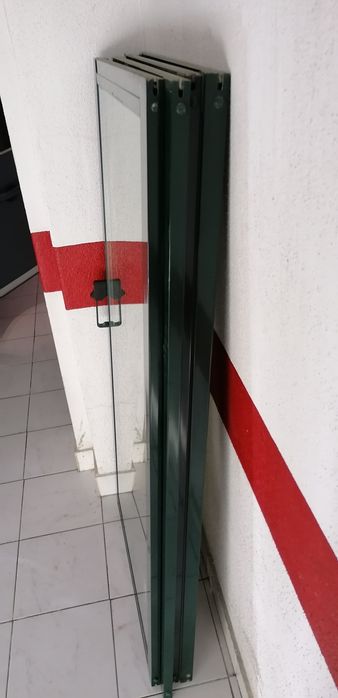 4 Janelas duplas em verde. Sem os caixilhos