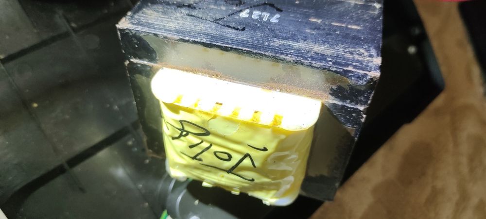 Безперебійник APC Back-UPS ES 700 на відновлення!
