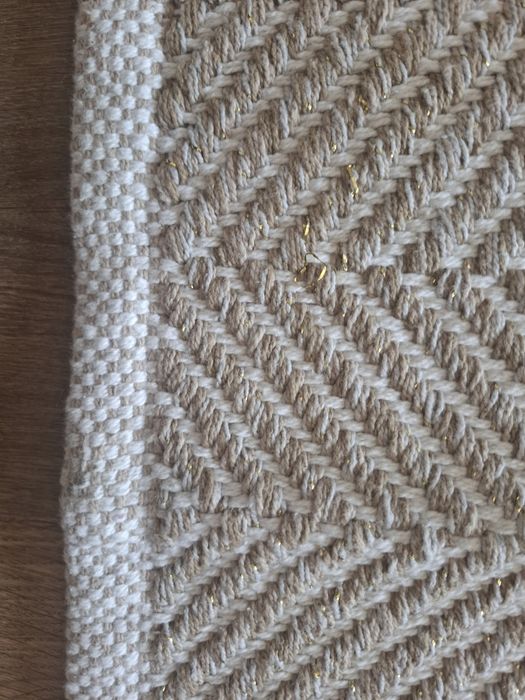 Tapete branco  e beige