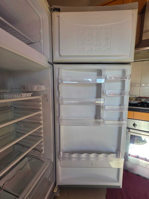 Frigorifico combinado Ariston Hotpoint - Class A+