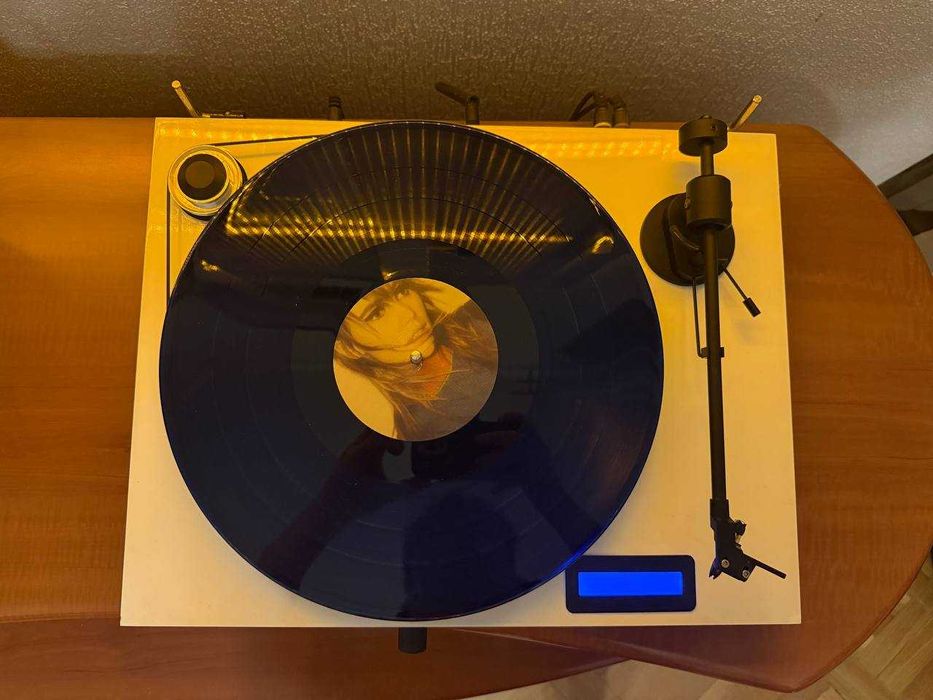 Програвач вінілу Pro-Ject Juke Box E1 OM5e White