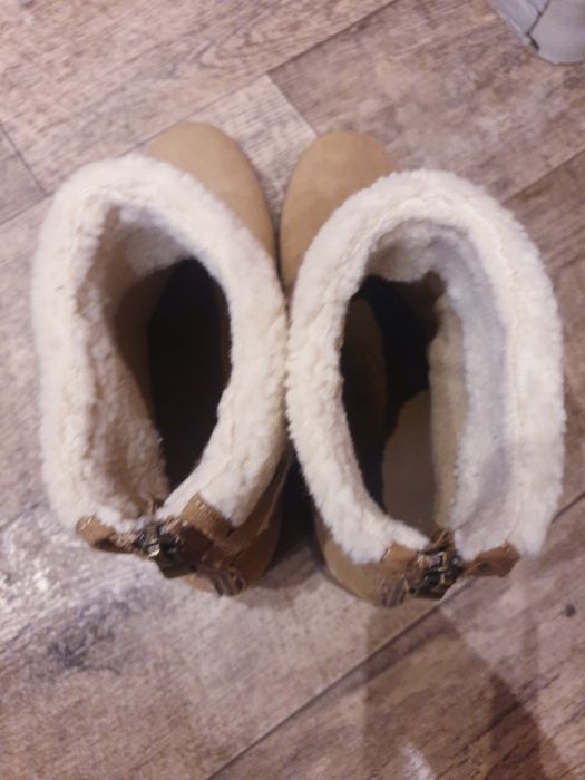 Ciepłe botki nowe rozm.39