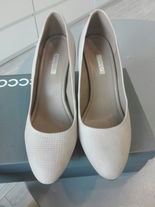 Buty ecco szpilki na obcasie. 41