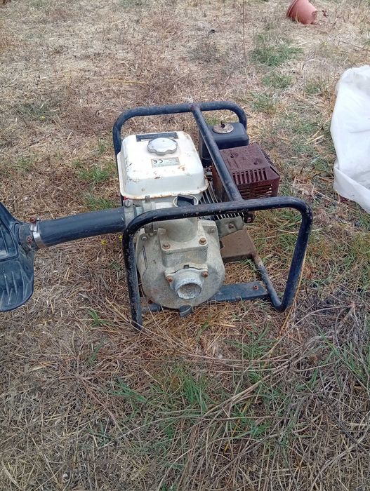 Bomba de rega a gasolina