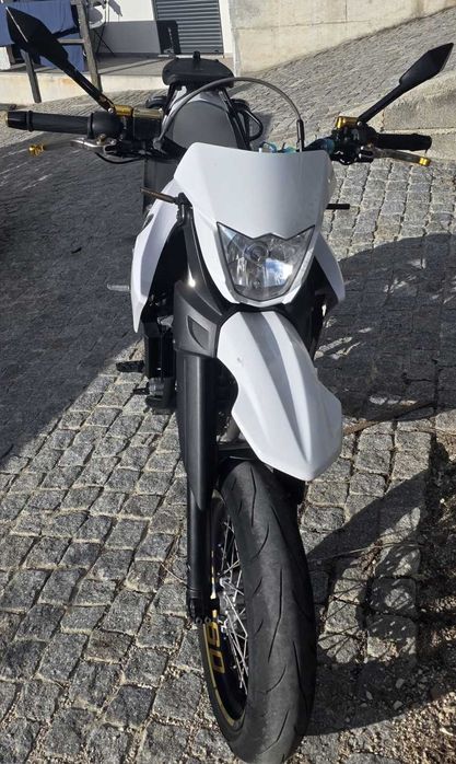 Yamaha XT660x (original X) branca 2011 30 mil kms