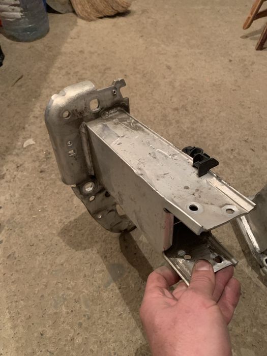 Кронштейн підсилювача а6с7 правий