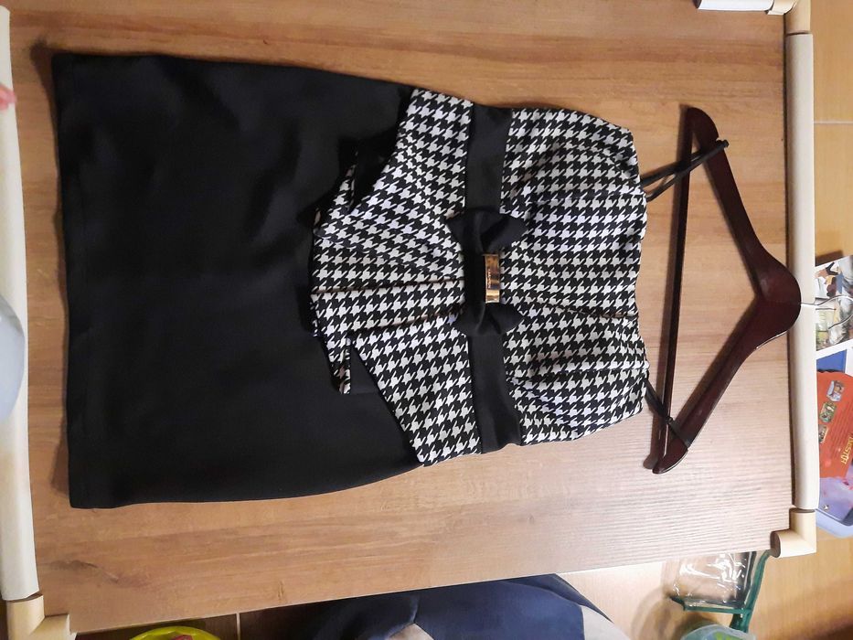 Piękna mała czarna L/XL