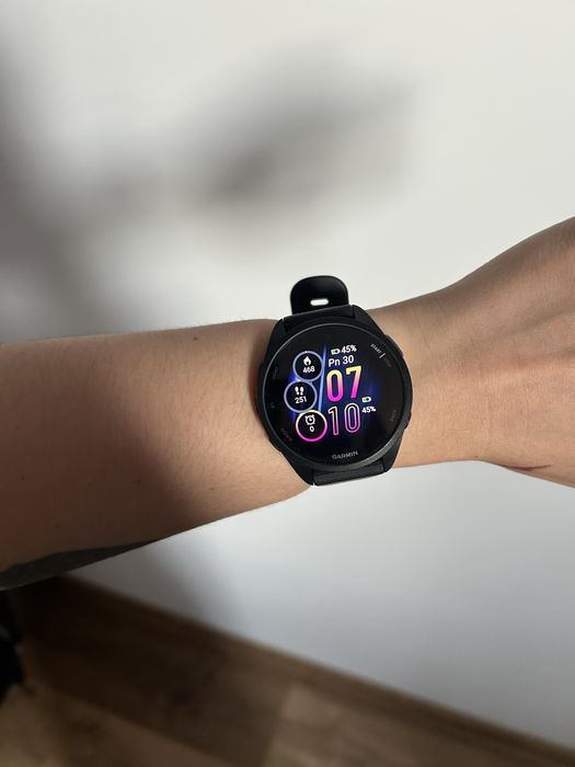 Zegarek Garmin Forerunner 165 czarny na gwrancji