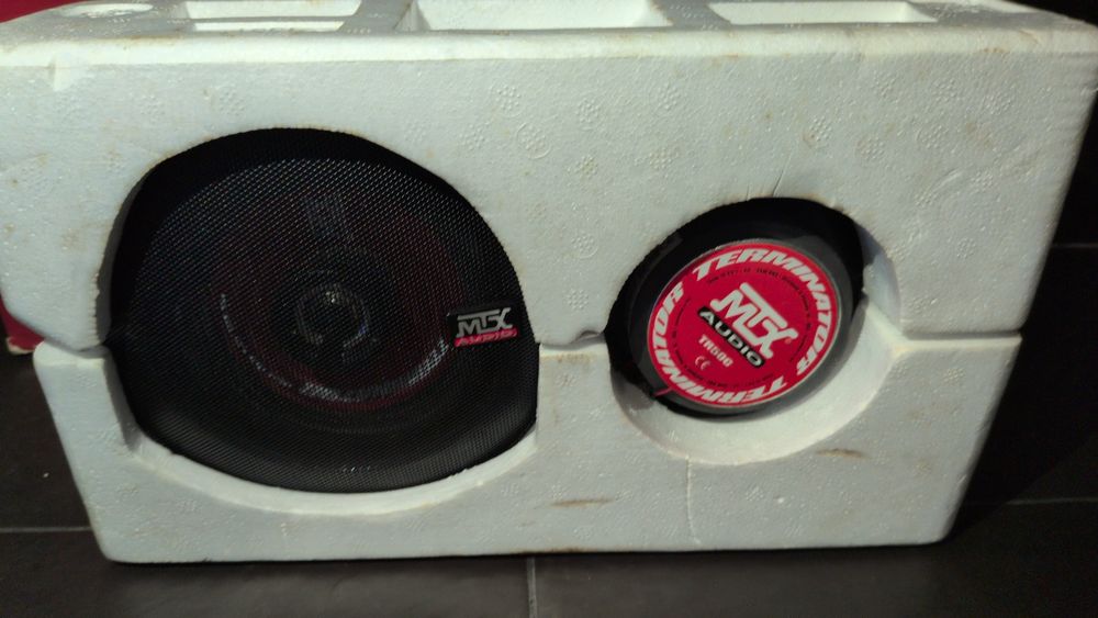 Colunas MTX TR50C novas na Caixa