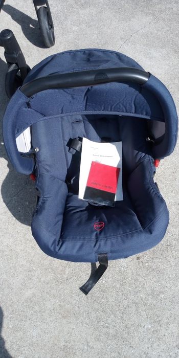 Carrinho bebe Pierre Cardin com isofix