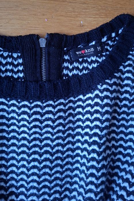 Sweter ciepły M Clockhouse  czarno biały wzorek suwak kieszenie