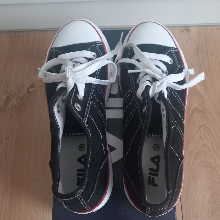 Buty FILA trampki nowe chłopięce czarne rozmiar 40