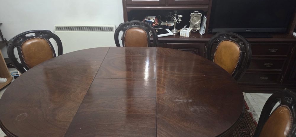 Conjunto de mesa em madeira mais 6 cadeiras Vintage
