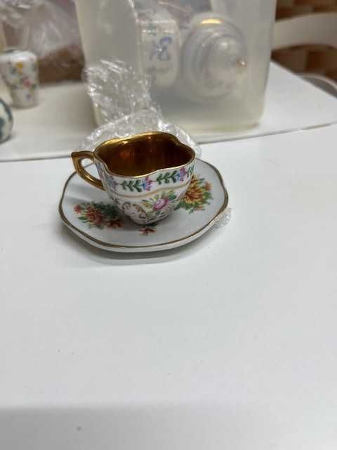 miniaturas em porcelana