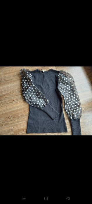 Śliczna bluzeczka z ozdobnymi rękawkami r.36