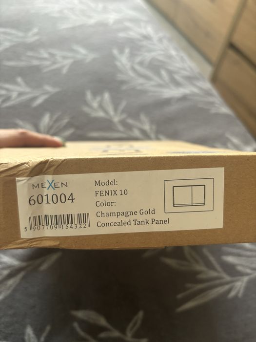 Przycisk spłukujący złoty