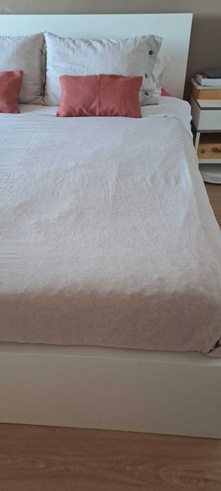 Cama de casal Malm