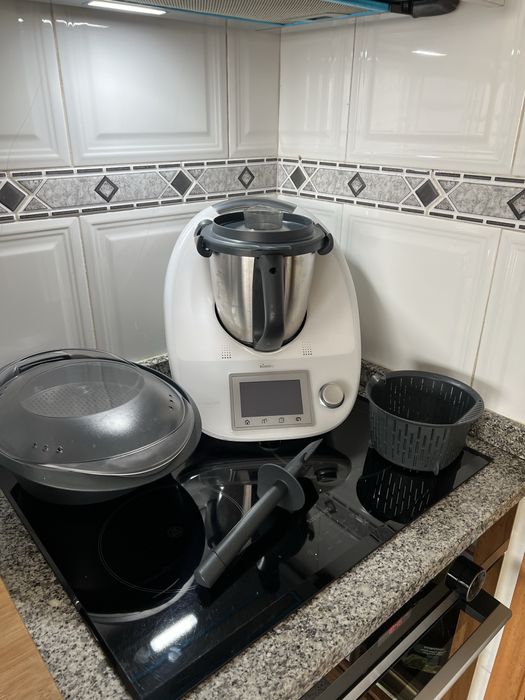 Bimby TM5 com todos os acessórios