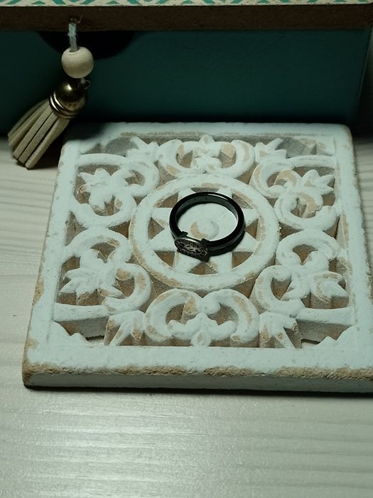 Sprzedam obraczke ceramiczna ze srebrem